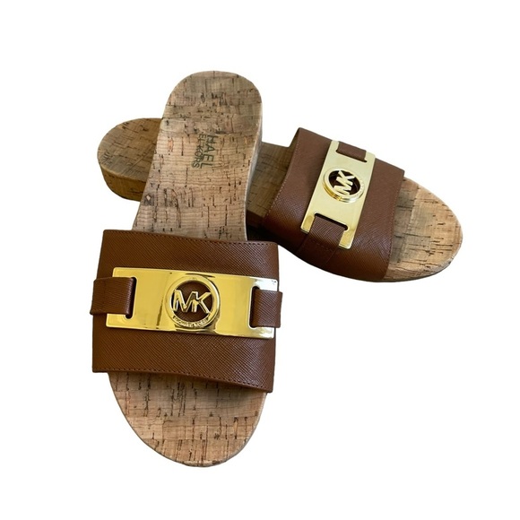 Michael Kors Warren Slide Luggage Brown Gold Logo Leather Size 6 - Picture 5 of 8